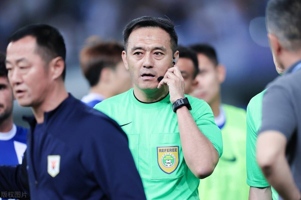 李晓芬顿时眼前一亮，满脸期待。